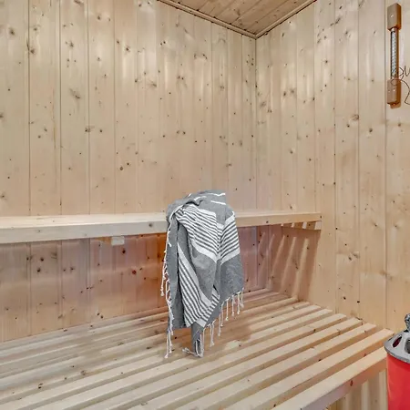 Beautiful In Hemmet With Sauna * Falen